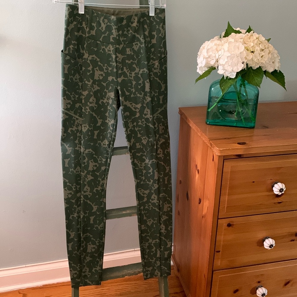 Cabi Marathon Legging